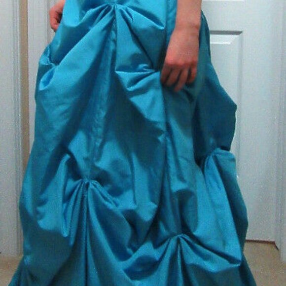 NEW gown beautiful Size ladies 7 Grad or other - Picture 4 of 9